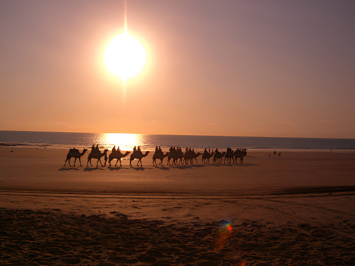 Broome, Western Australia: Camel Rides and Cable Beach Sunsets